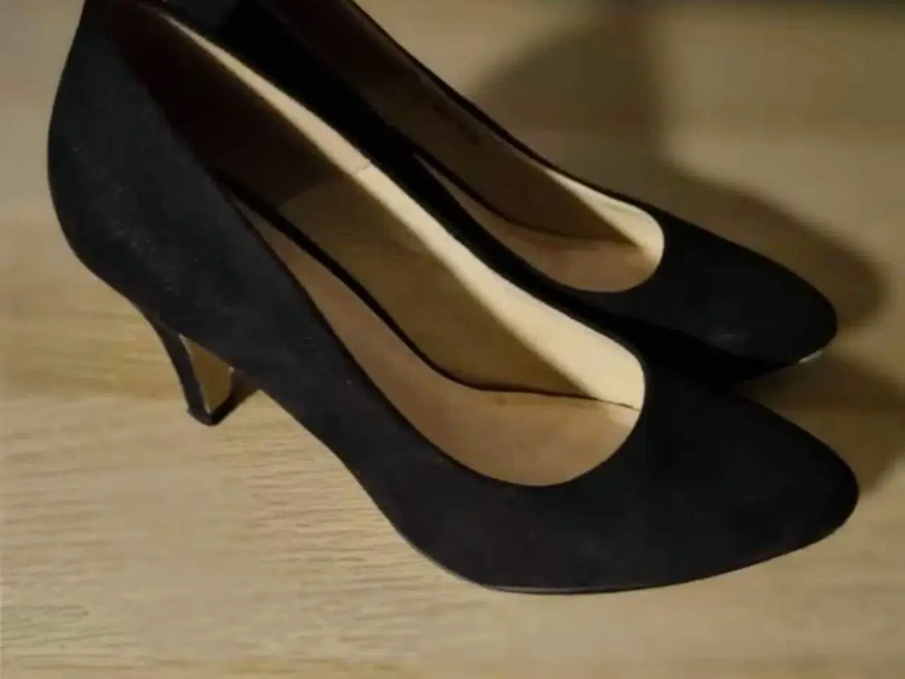 Billede 2 - Flotte læder/ruskind Pumps