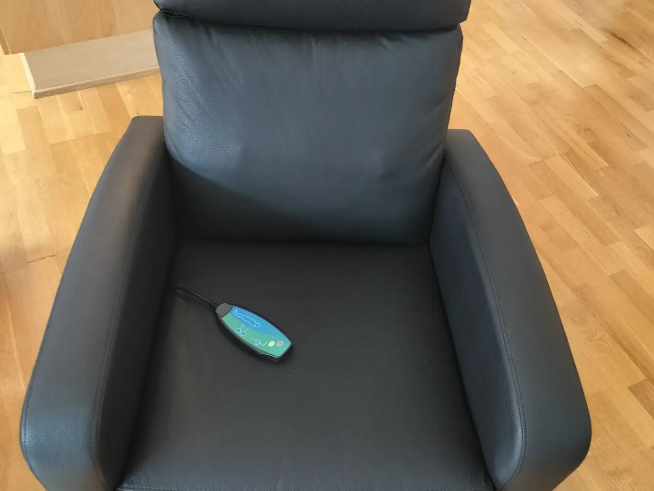 Billede 2 - MASSAGE CHAIR  ELECTRIC RECLINES MANUALLY 