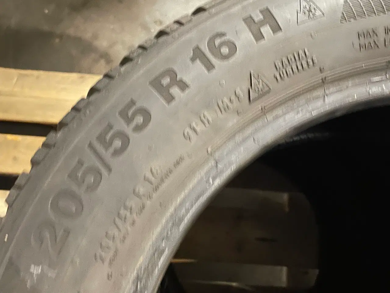 Billede 2 - 205/55-16 CONTINENTAL VINTERDÆK