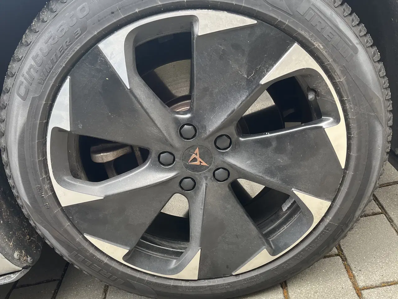 Billede 4 - Originale CUPRA Born fælge med helt nye Pirelli