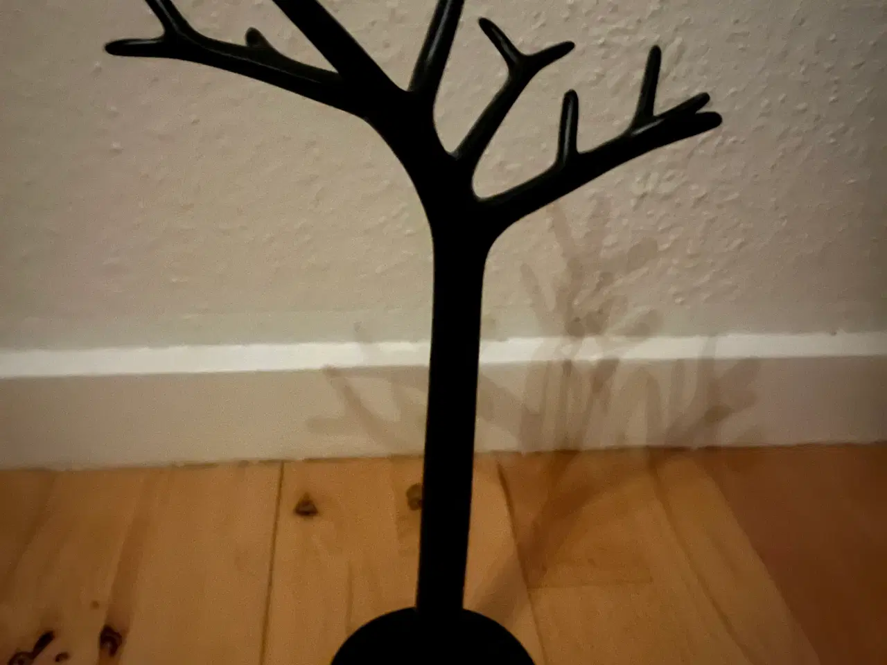 Billede 1 - Smykke træ i sort