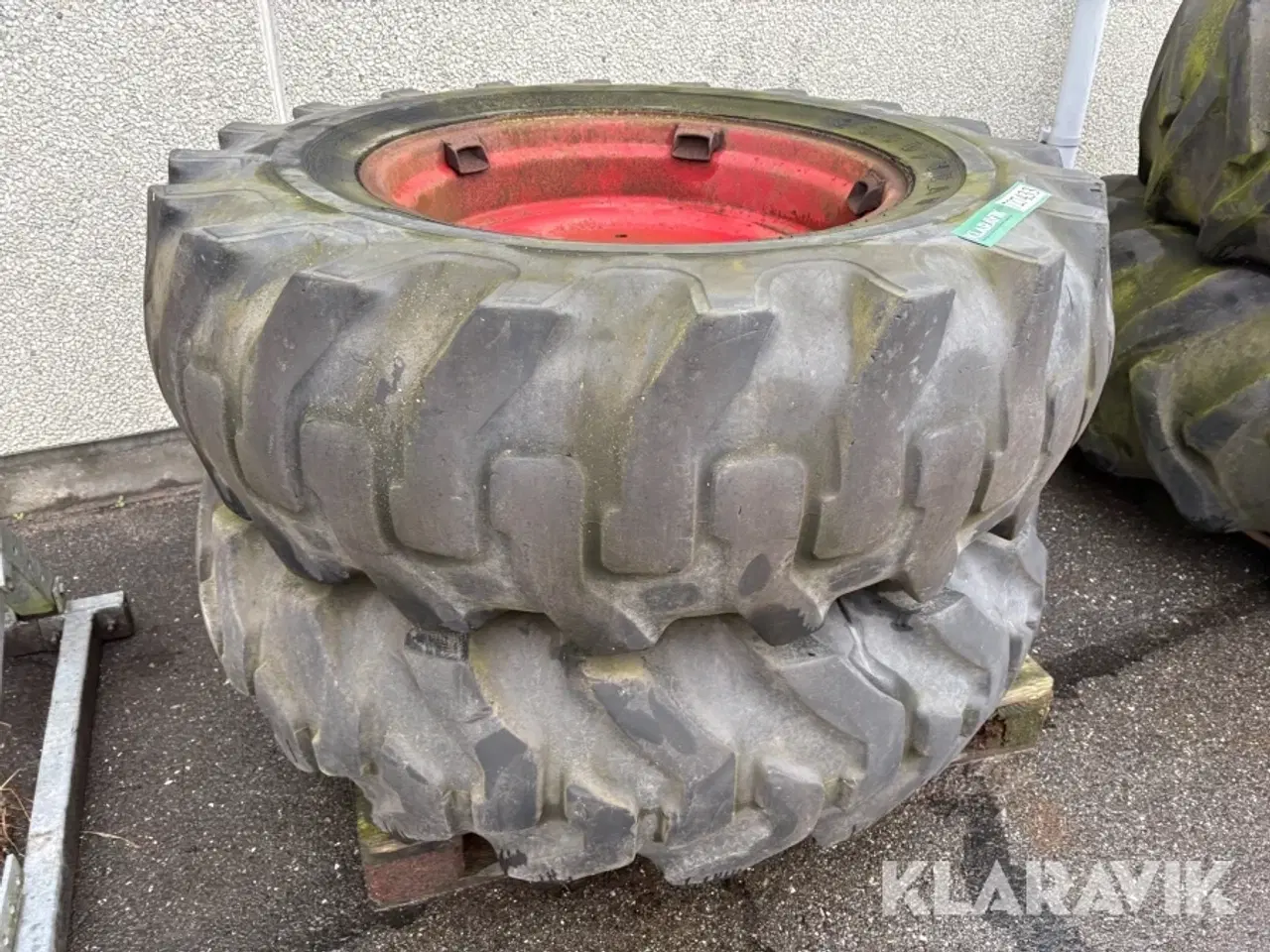 Billede 2 - Dæk Good year 16,9/14-30 2 styk