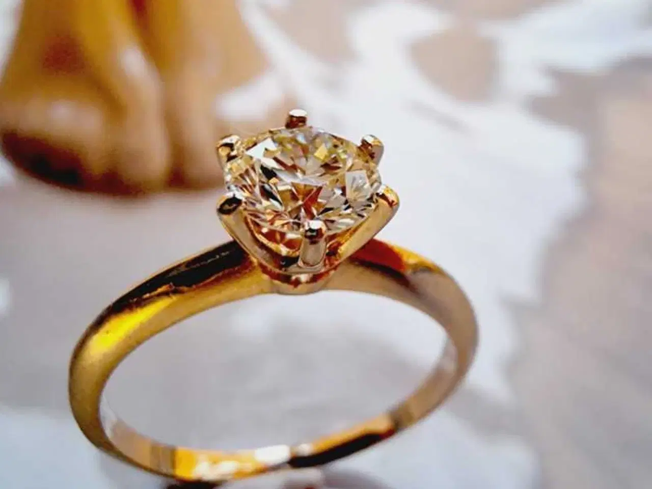 Billede 2 - 18 karat guldring 0.60 carat diamant