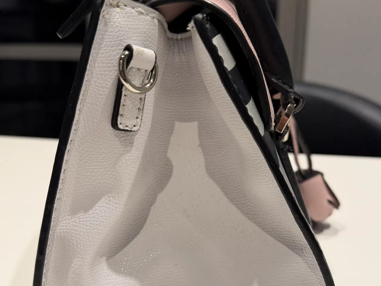 Billede 4 - Elegant Guess håndtaske med matchende pung/clutch