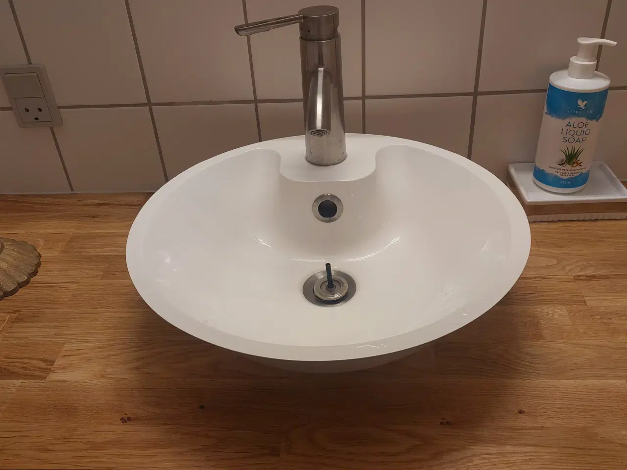 Billede 4 - badeværelses arrangement fra Ikea. Skabe Godmorgen