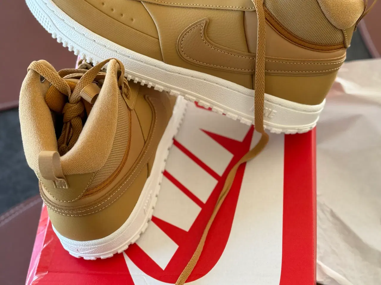 Billede 2 - NIKE SNEAKER COURT VISION MID VINTER - GULD/HVID