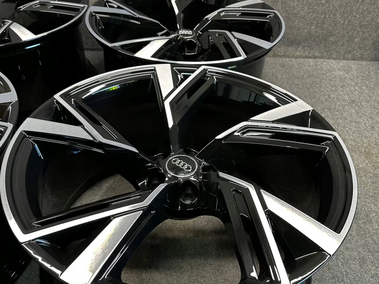 Billede 8 - ALUFÆLGE AUDI RS 6 4K0 22"
