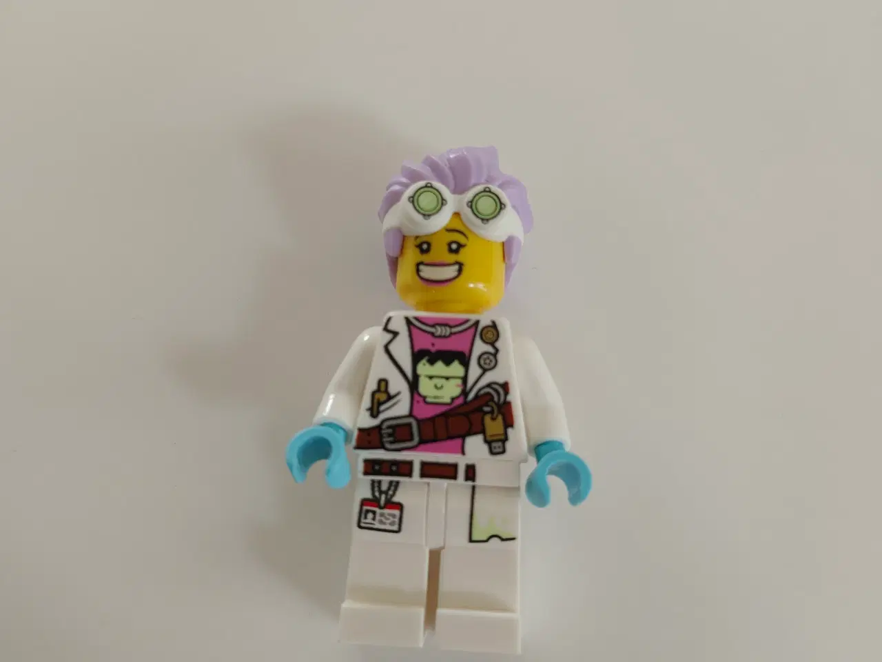 Billede 1 - Ældre Lego figur