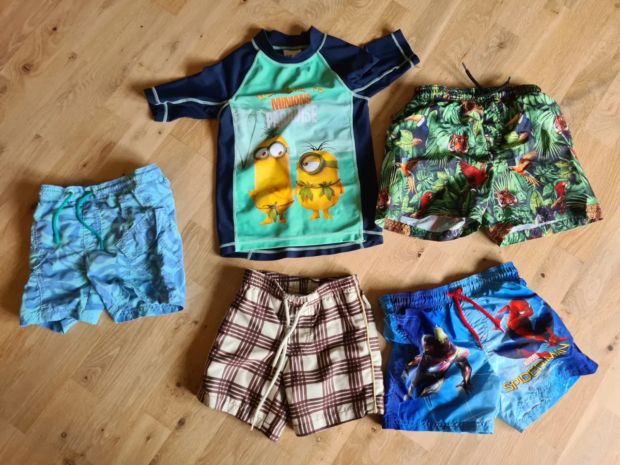 Billede 2 - Bade shorts str 2 år-10 år