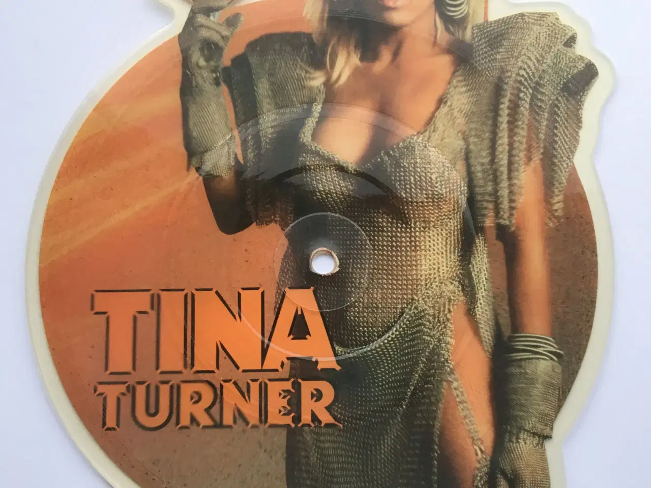 Billede 1 - Tina Turner We don't need another hero