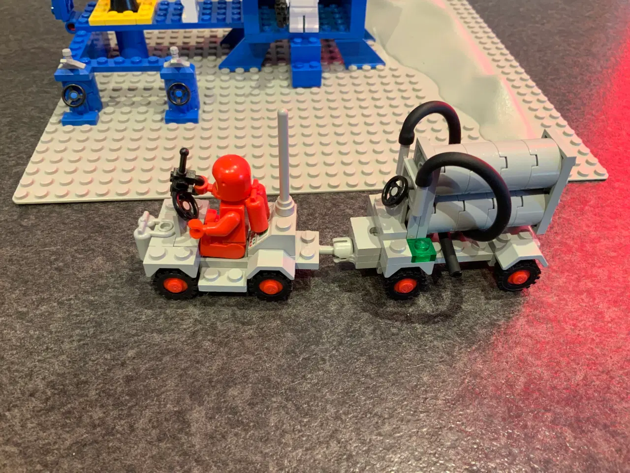 Billede 2 - Lego space 483 rocket base
