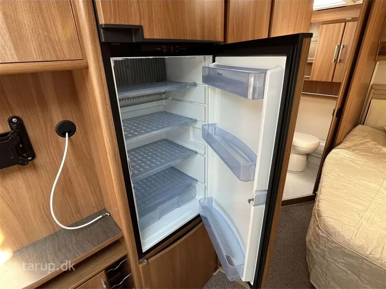 Billede 9 - 2011 - Kabe Royal 560 XL KS   mover, rundsiddegruppe, ALDE centralvarme, skind i siddegruppe, vandbåren gulvvarme, køleskab, stabilisator, fransk dobbeltseng