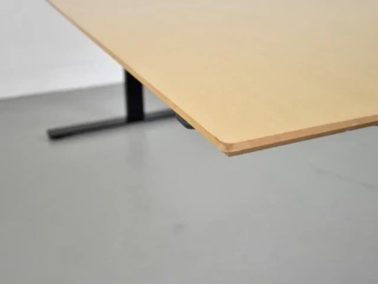 Billede 7 - Hæve-/sænkebord i bøg, 180 cm.