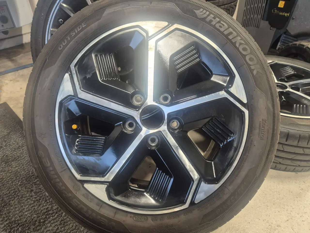 Billede 4 - 5x114,3  16" Originale Kia fælge med sommerdæk 
