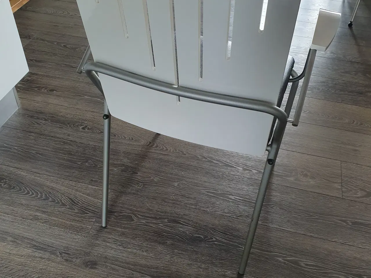 Billede 2 - 6 stk hvid højglans spisebords stole med armlæn