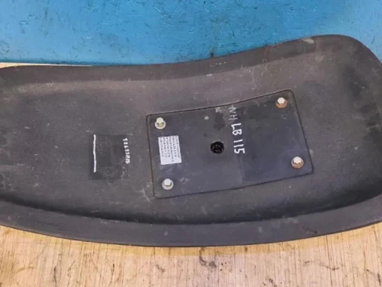 Billede 7 - New Holland LB115 Hjulskærm L. 85806173