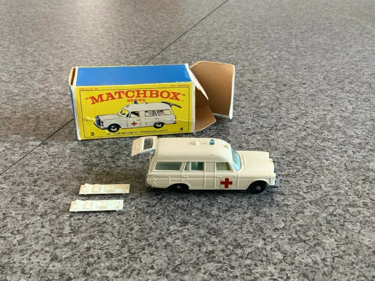 Billede 1 - Matchbox No. 3 Mercedes-Benz “Binz” Ambulance 