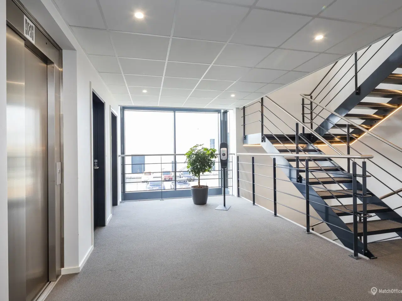 Billede 24 - Velbeliggende nyere moderne kontorlokaler med fælles kantineordning