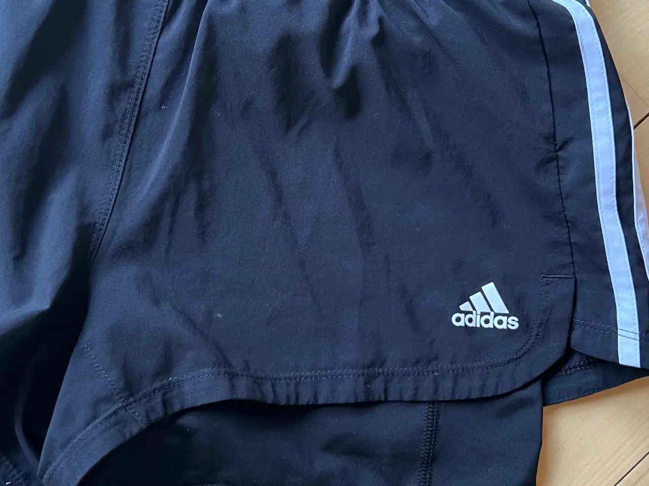 Billede 2 - ADIDAS PIGE SHORTS – STR. M