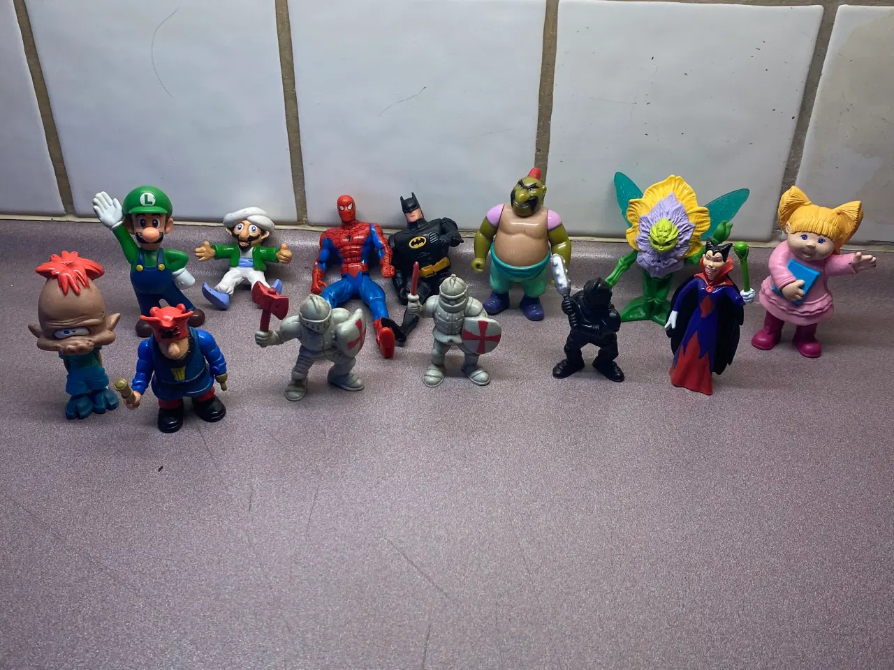 Billede 1 - Diverse figurer fra 2008/09. Sælges. 