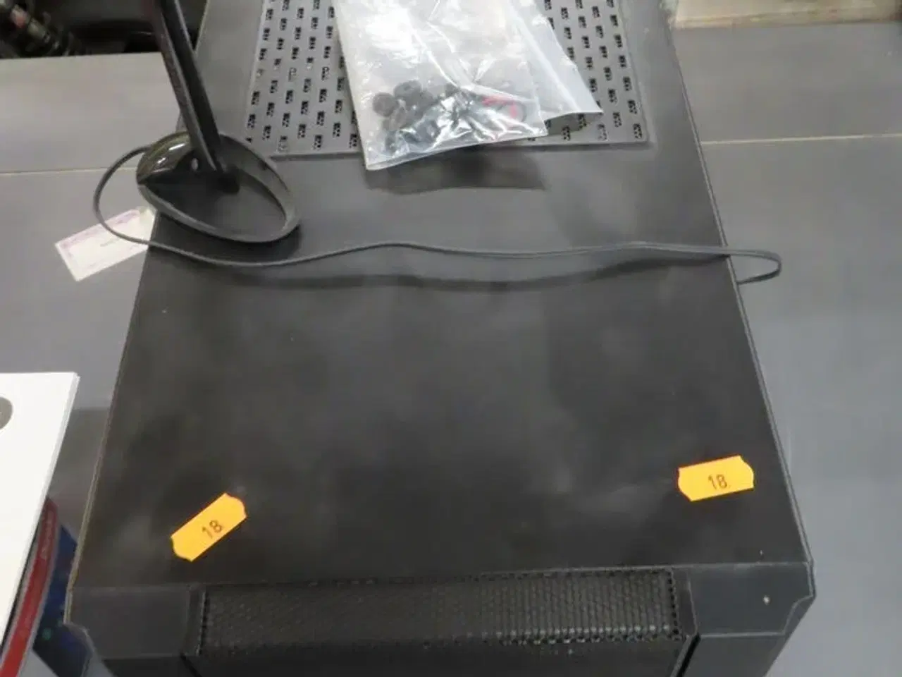 Billede 2 - Computer samt LED lampe