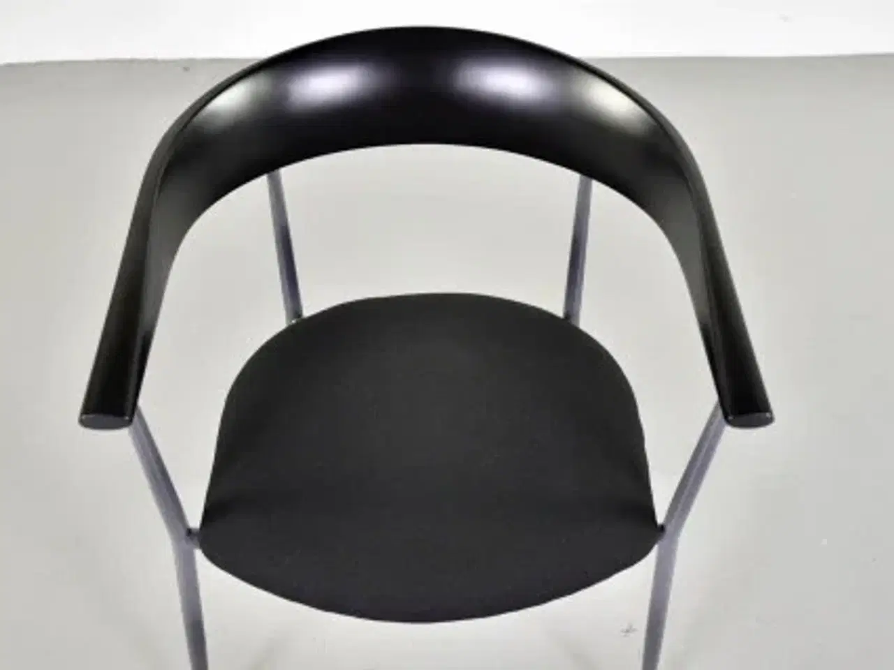 Billede 5 - Efg bondo dialog konferencestol med nyt sort polster, mørkegrå stel, nymalet sort ryg-/armlæn
