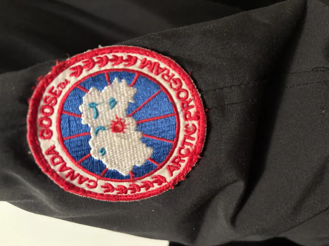 Billede 2 - Canada Goose Chilliwack jakke str 38