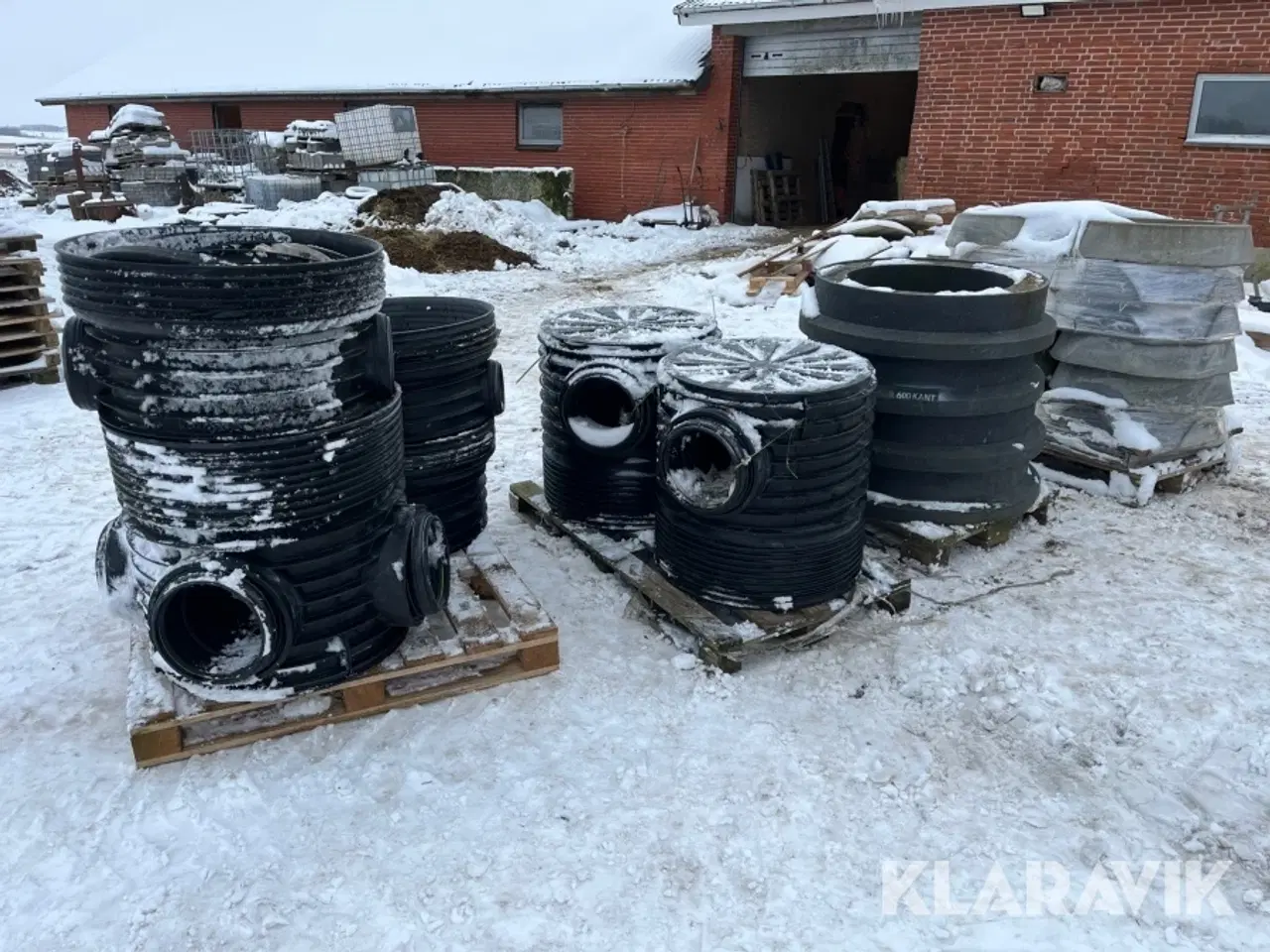 Billede 2 - Brønde og brøndkarme 4 paller