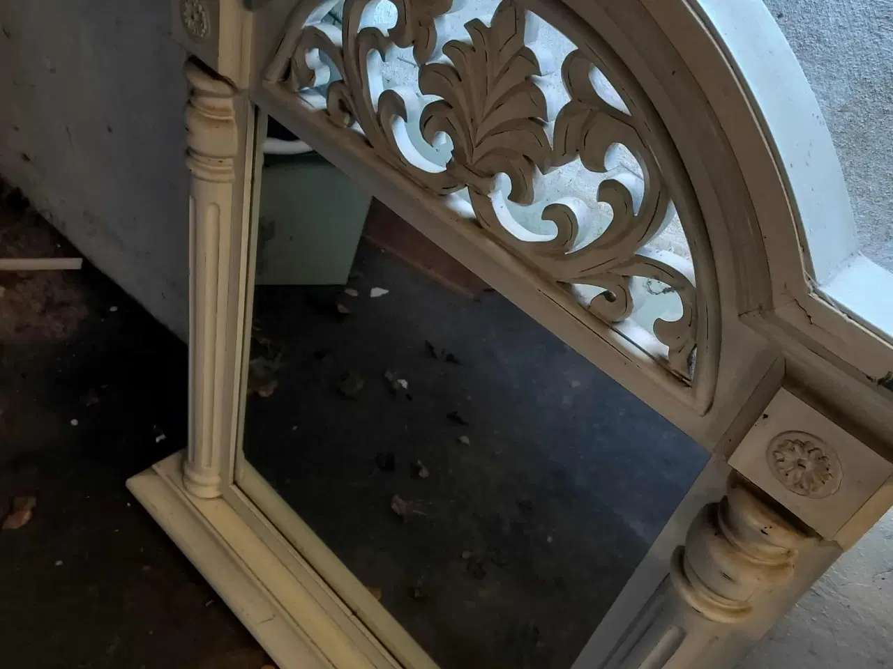 Billede 2 - Spejl med pyntekant