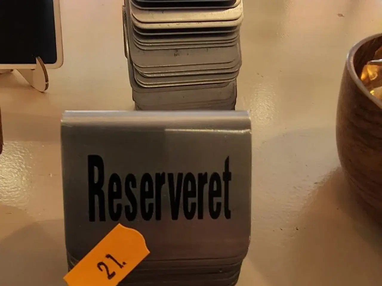 Billede 2 - Bordskilte mv.