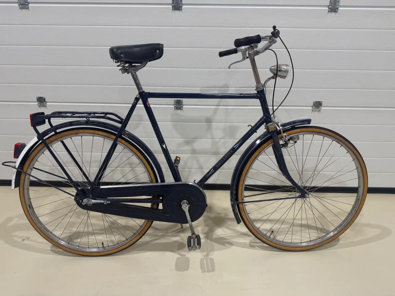 Billede 1 - Ældre herrecykel. 