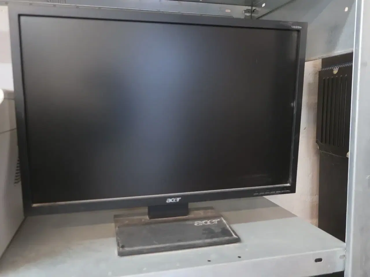 Billede 5 - Reol med labelprinter ZEBRA GK 420d, computer HP, printer BROTHER m.m.