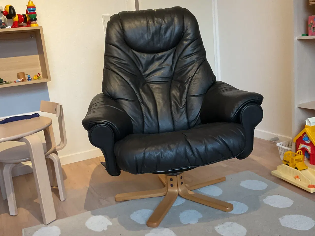 Billede 1 - Læderstol med drejefod