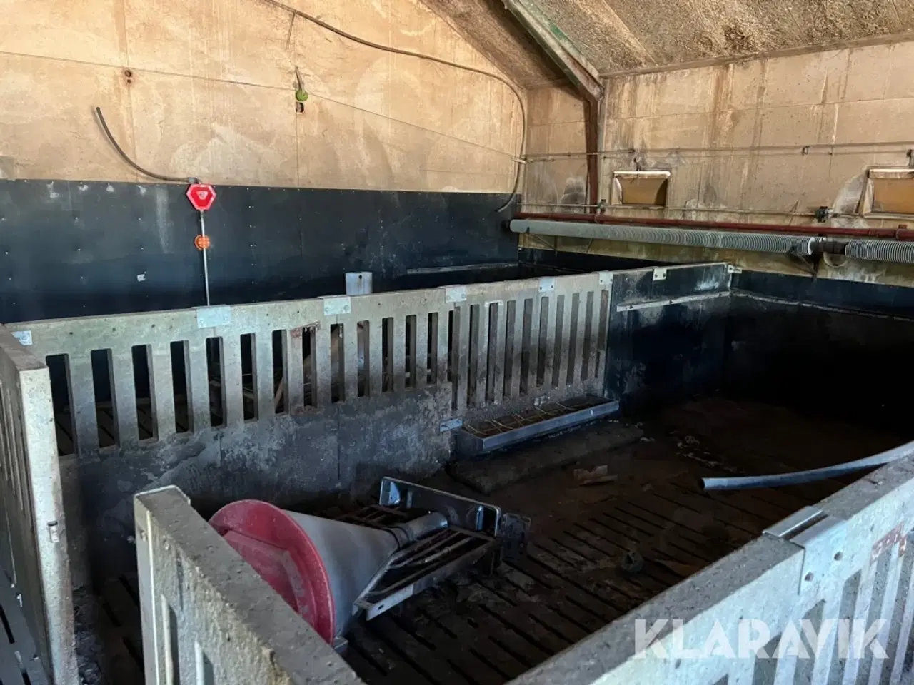 Billede 10 - Grisestier med beton inventar og foderautomater 8 styk