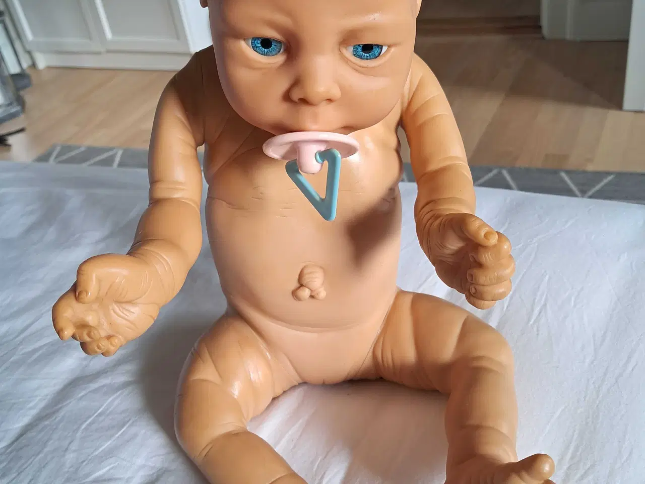 Billede 2 - Rigtig fin babyborn m. Dukketøj