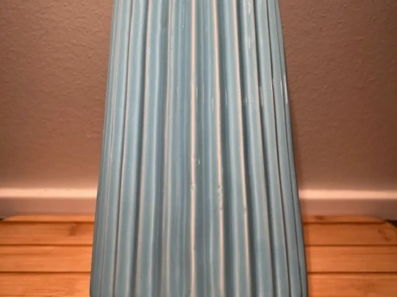 Billede 5 - Stor vintage vase – Turkis kanneleret porcelæn