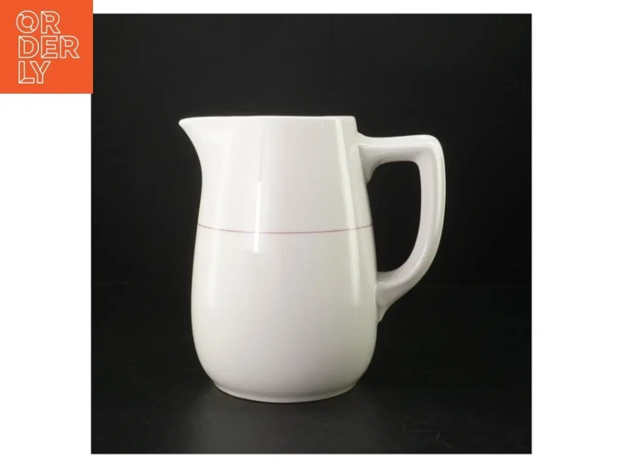 Billede 2 - Hvid porcelænskande med rød kant (str. H. 20 cm. ø. 13,5 cm)