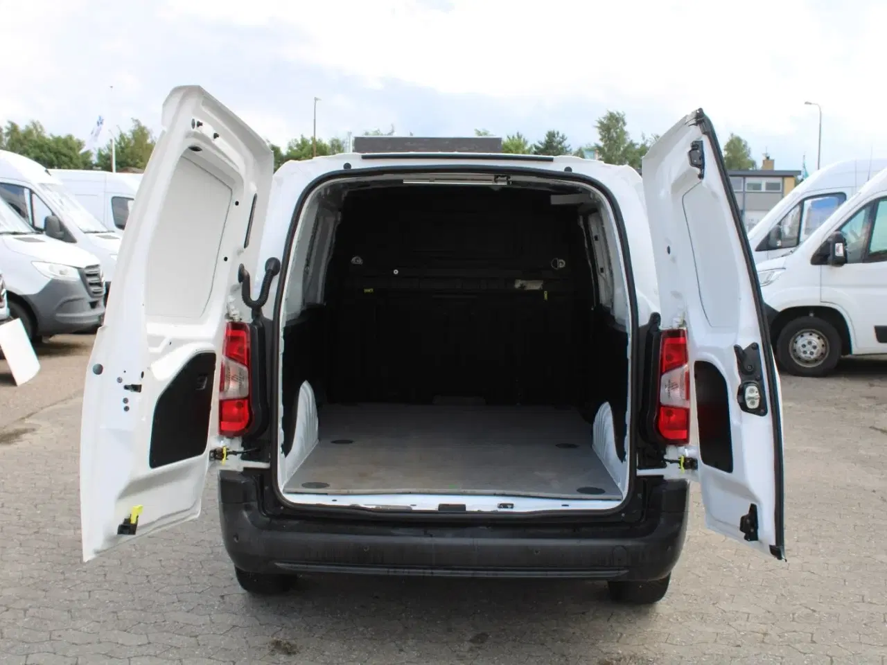 Billede 11 - Peugeot Partner 1,5 BlueHDi 100 L2V2 Plus Van