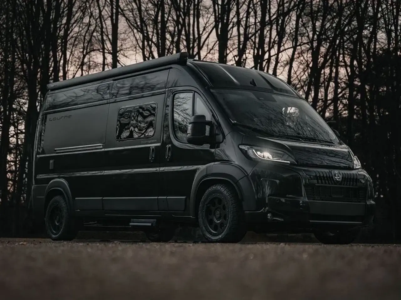 Billede 1 - 2026 - Tourne 6.0 Select aut. gear - Black - 180HK