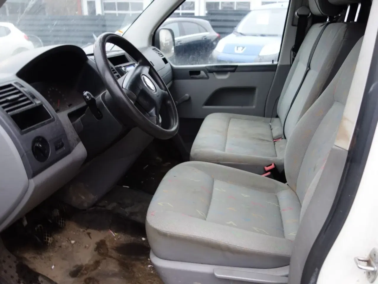 Billede 4 - VW Transporter 2,5 TDi 130 Kassevogn kort