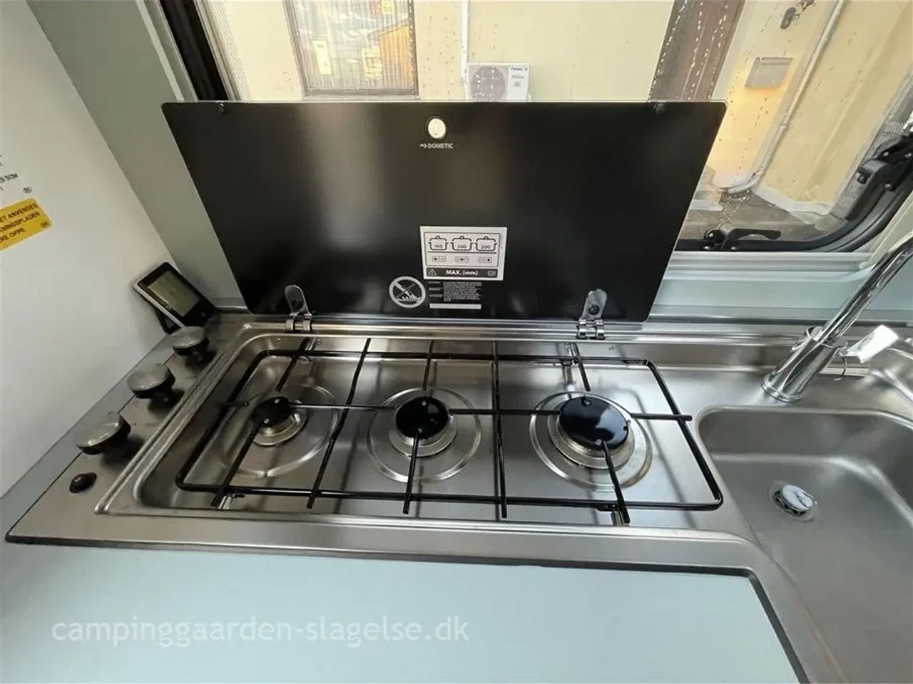 Billede 11 - 2022 - Adria Altea 402 PH   Adria Altea 402 – kompakt campingvogn med dobbeltseng