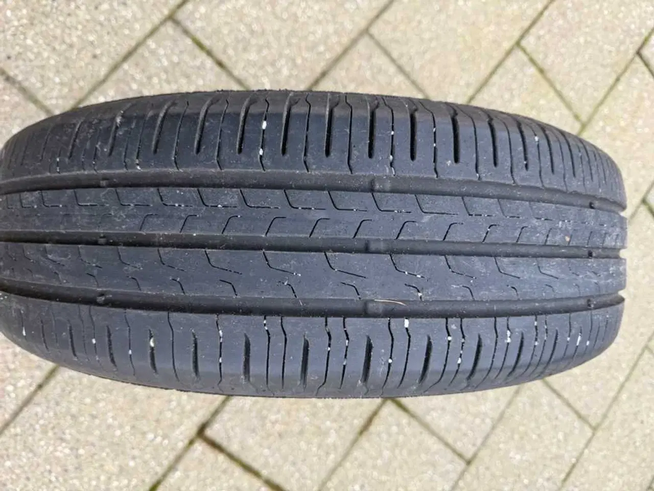 Billede 3 - 185/65 R15H sommer dæk 