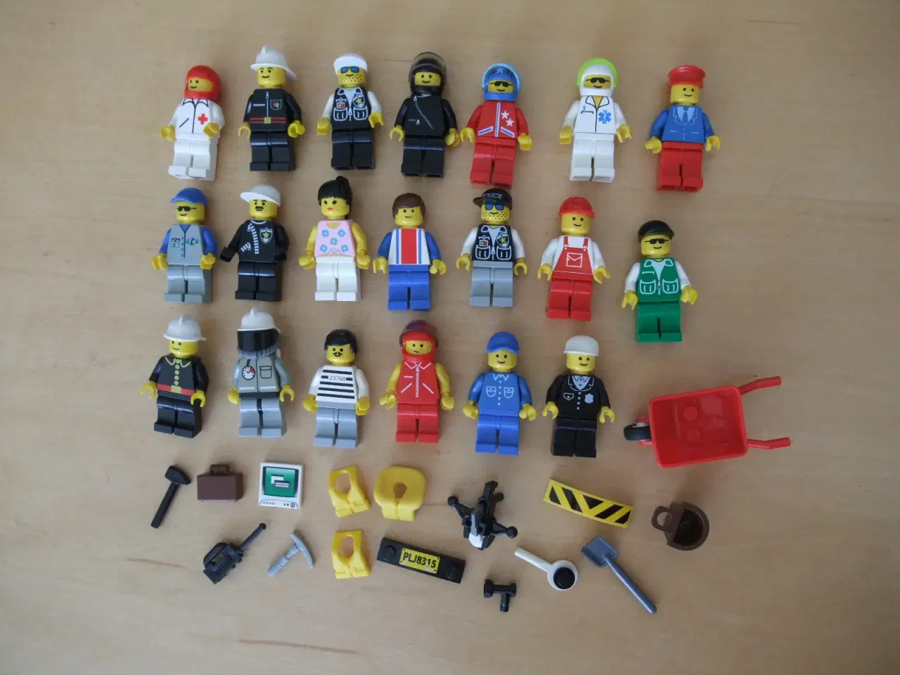 Billede 1 - Lego Town Figurer+Tilbehør 