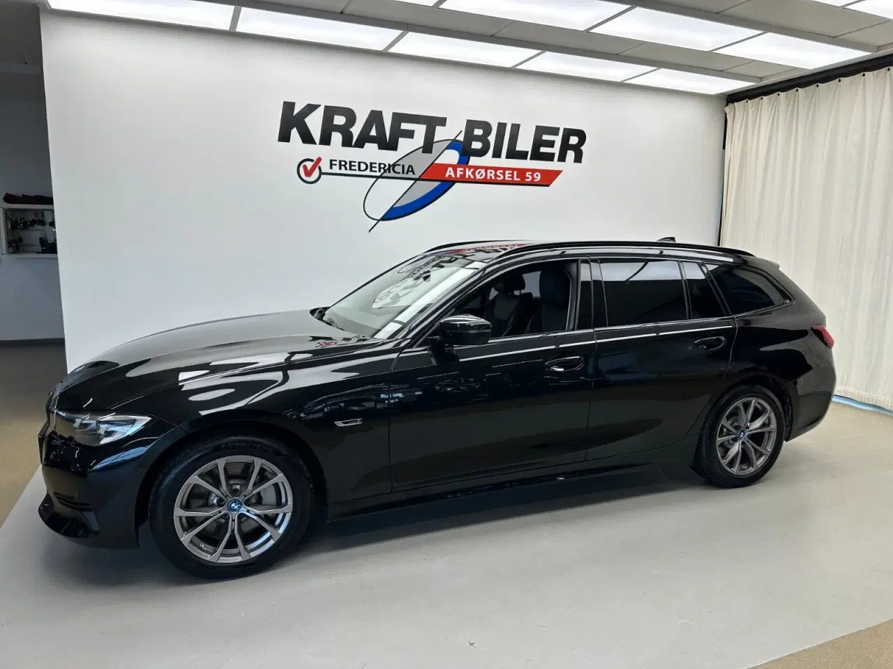 Billede 2 - BMW 330e 2,0 Touring Sport Line aut.