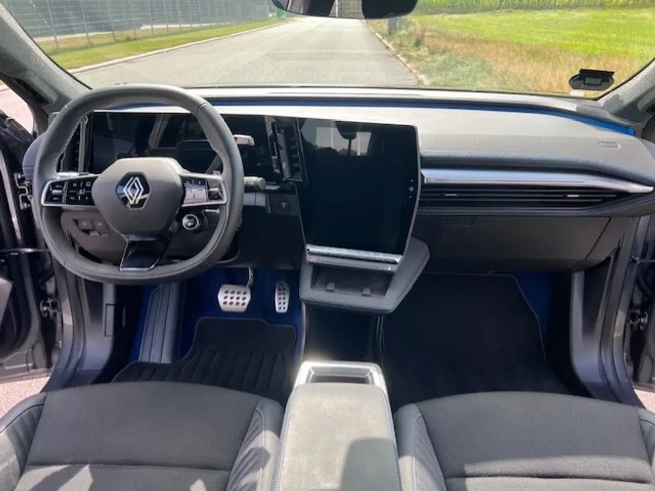 Billede 11 - Flot Renault Scenic E-Tech, m. dæmpbar glastag