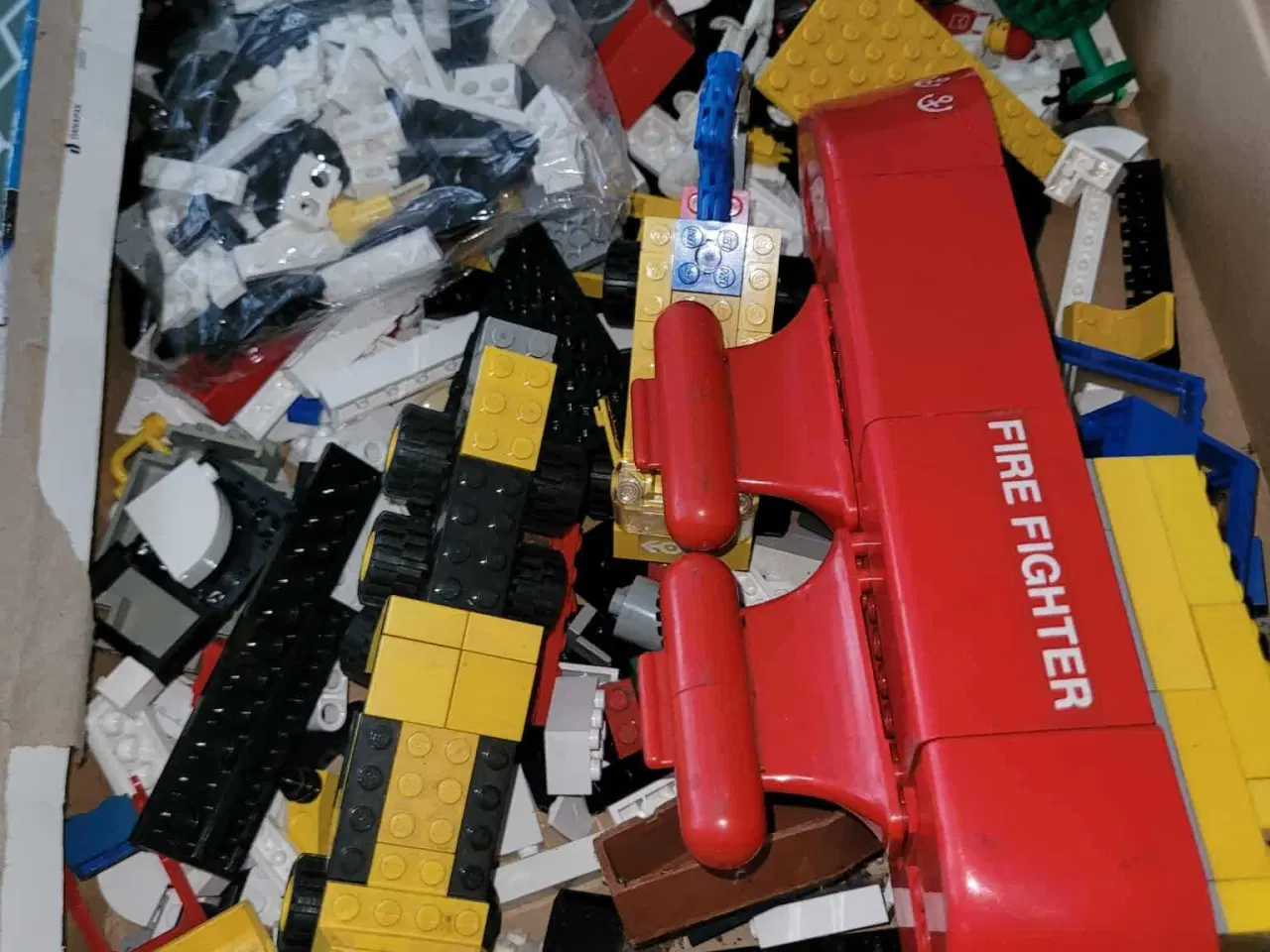 Billede 3 - 2 kasse bla lego 550kr