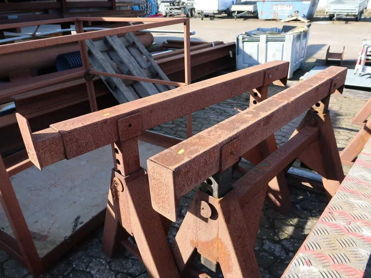 Billede 2 - 2 stk. bukke