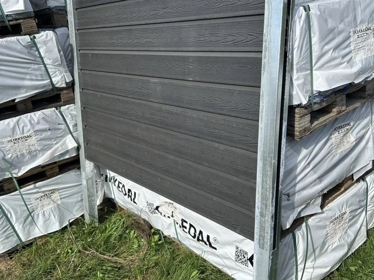 Billede 1 - Komposithegn sort med alu stolper, 10 fag