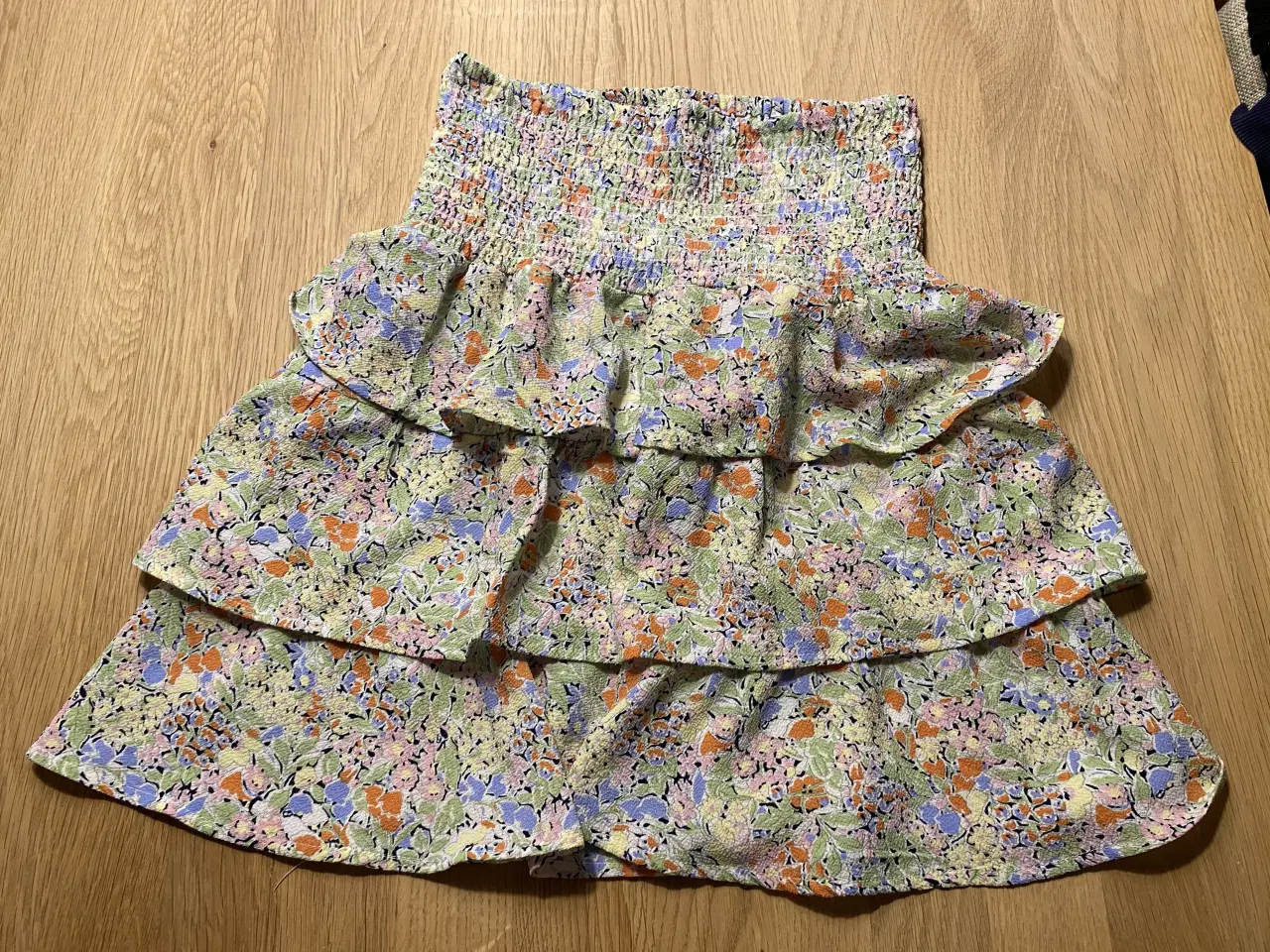 Billede 2 - Kjole, nederdel. Sweat mm str. 152 og xxs