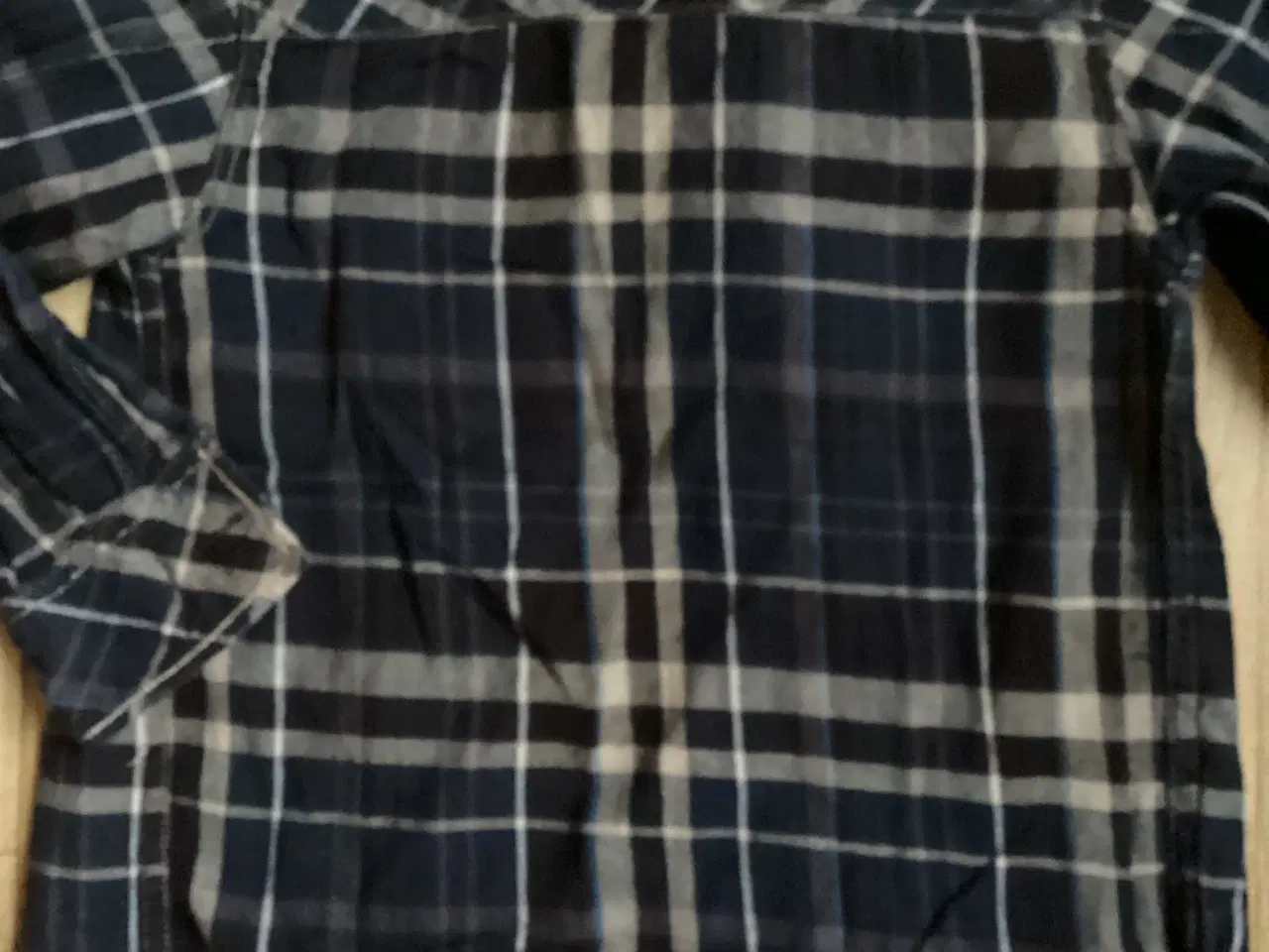 Billede 3 - Ternet skjorte